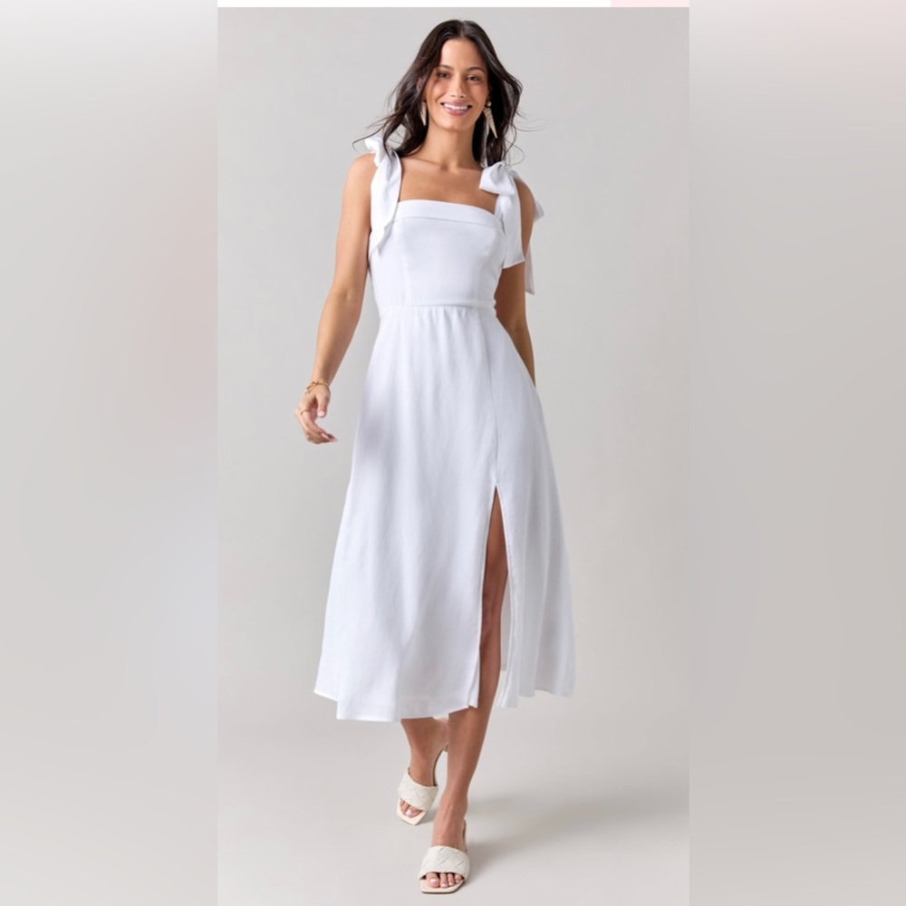 Francesca’s Justine Neck Tie Strap Maxi Dress